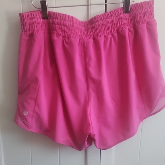 Lululemon Athletica Sonic Pink Hotty Hot HR Athletic Shorts - Picture 11 of 11